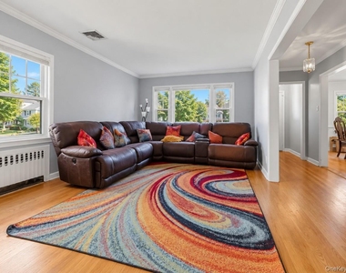 124 Bradford Avenue - Photo Thumbnail 3