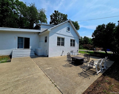 16 Ernest Lane - Photo Thumbnail 3