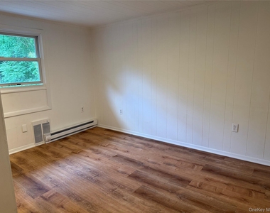 16 Ernest Lane - Photo Thumbnail 15