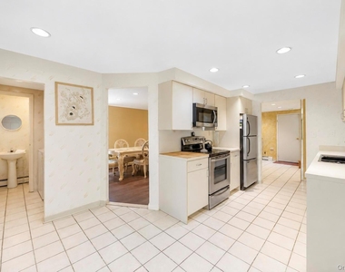 25 Hewes Street - Photo Thumbnail 16