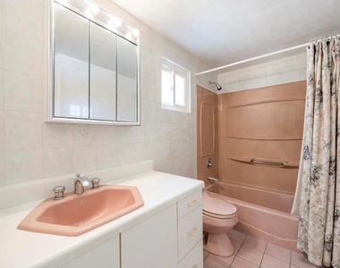 25 Hewes Street - Photo Thumbnail 39