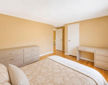 25 Hewes Street - Photo Thumbnail 30