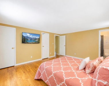 25 Hewes Street - Photo Thumbnail 38