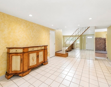 25 Hewes Street - Photo Thumbnail 24