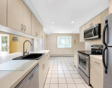 25 Hewes Street - Photo Thumbnail 14