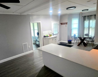 3 Seward Avenue - Photo Thumbnail 2