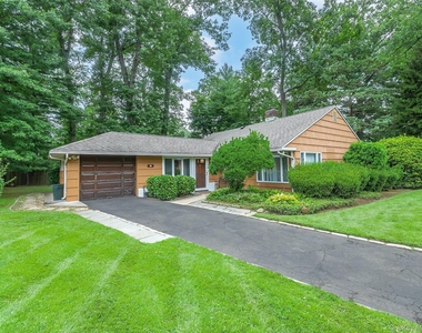 7 Appletree Lane - Photo Thumbnail 2