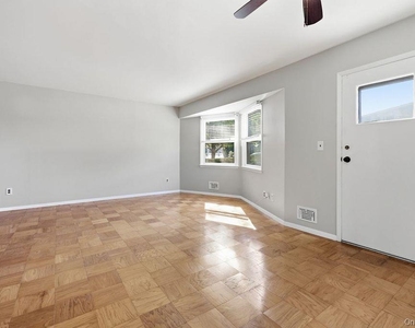 16d Essex Place - Photo Thumbnail 7