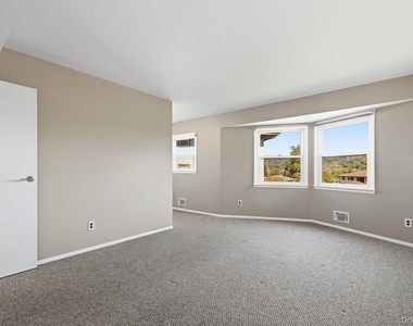 16d Essex Place - Photo Thumbnail 12