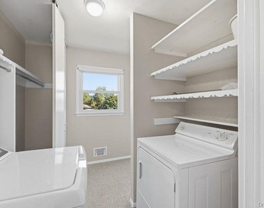 16d Essex Place - Photo Thumbnail 16