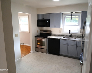 3 Mohawk View Road - Photo Thumbnail 8