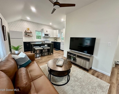 59 S Franklin Street - Photo Thumbnail 5