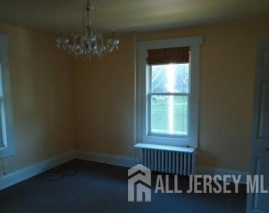 37 Highland Avenue - Photo Thumbnail 6