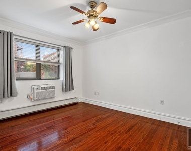 49-07 43rd Avenue - Photo Thumbnail 6
