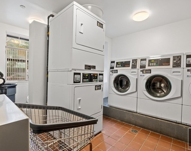 49-07 43rd Avenue - Photo Thumbnail 12