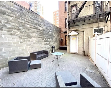 247 E 39th Street - Photo Thumbnail 7