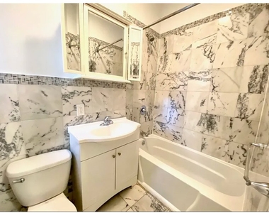 247 E 39th Street - Photo Thumbnail 5