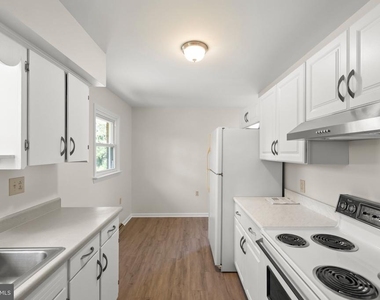 445 Royal Street - Photo Thumbnail 3