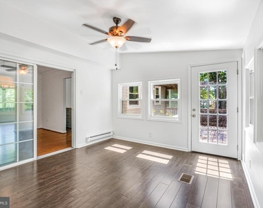 43 Green Leaf Terrace - Photo Thumbnail 11