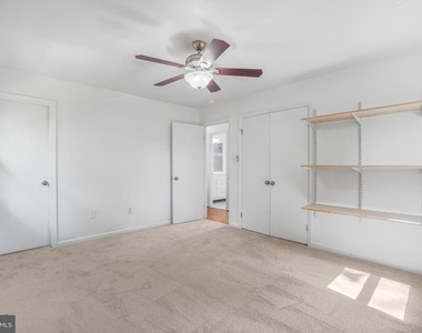 43 Green Leaf Terrace - Photo Thumbnail 20
