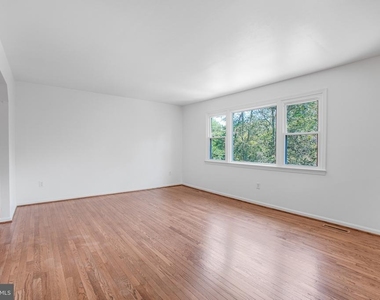 43 Green Leaf Terrace - Photo Thumbnail 5