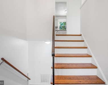 43 Green Leaf Terrace - Photo Thumbnail 4