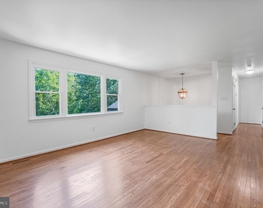 43 Green Leaf Terrace - Photo Thumbnail 6