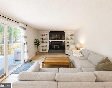 1002 Harbour Drive - Photo Thumbnail 7