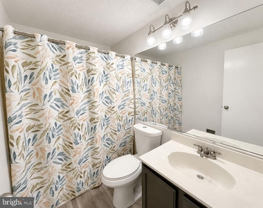 1002 Harbour Drive - Photo Thumbnail 18