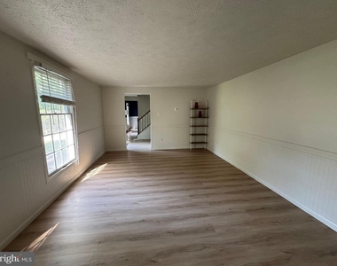 1002 Harbour Drive - Photo Thumbnail 3