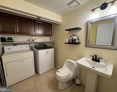 1002 Harbour Drive - Photo Thumbnail 8