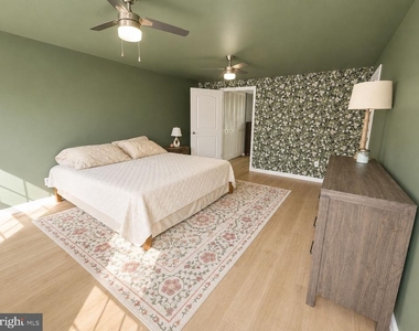 1002 Harbour Drive - Photo Thumbnail 9