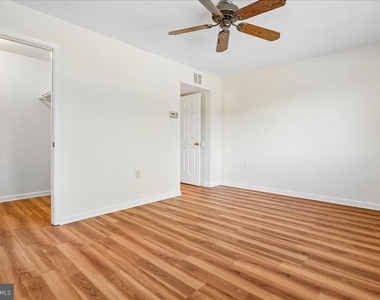 15285 Flintlock Terrace - Photo Thumbnail 4