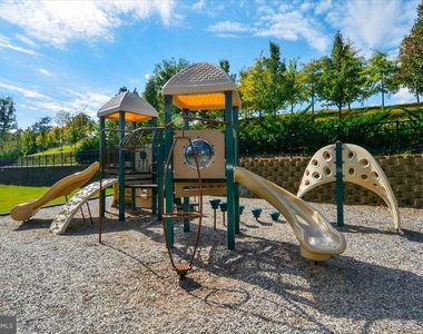 15285 Flintlock Terrace - Photo Thumbnail 18