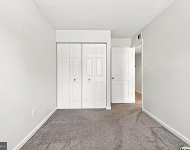 12213 Chaucer Lane - Photo Thumbnail 20