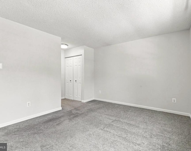 12213 Chaucer Lane - Photo Thumbnail 14