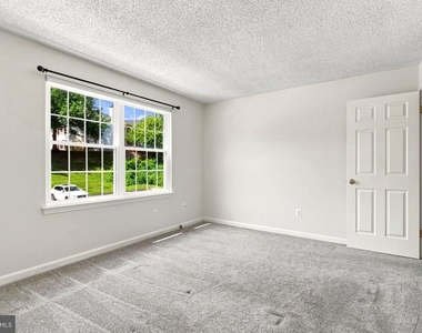 12213 Chaucer Lane - Photo Thumbnail 16