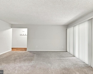 12213 Chaucer Lane - Photo Thumbnail 11