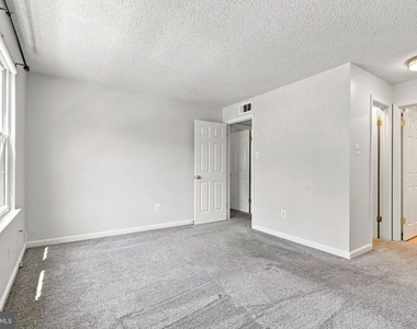 12213 Chaucer Lane - Photo Thumbnail 15