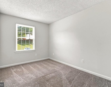 12213 Chaucer Lane - Photo Thumbnail 19
