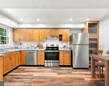 12213 Chaucer Lane - Photo Thumbnail 2