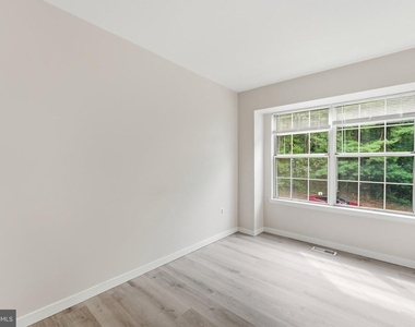 4200 Gerry Lane - Photo Thumbnail 11