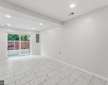 4200 Gerry Lane - Photo Thumbnail 20