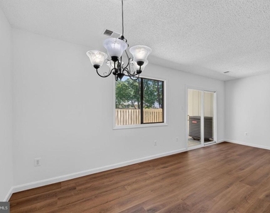 28 Wedgedale Drive - Photo Thumbnail 3