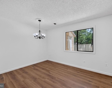 28 Wedgedale Drive - Photo Thumbnail 4