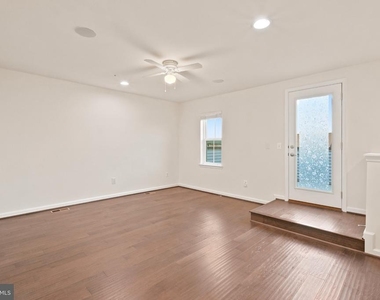 22311 Tees Terrace - Photo Thumbnail 46