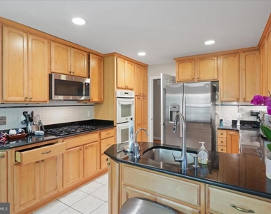 2026 Westwood Forest Drive - Photo Thumbnail 5