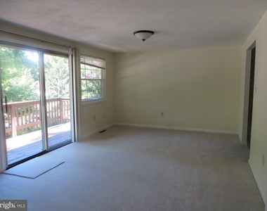 7906 Orange Plank Road - Photo Thumbnail 9