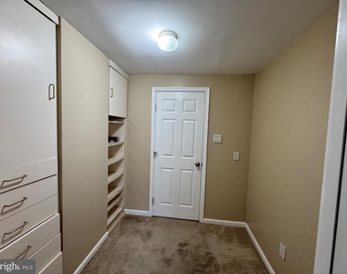 8562 Koluder Court - Photo Thumbnail 10