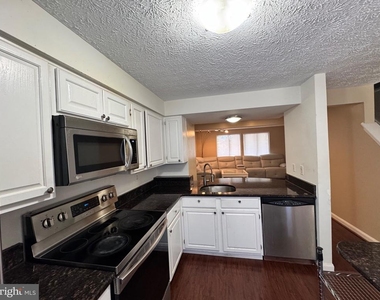 8562 Koluder Court - Photo Thumbnail 3